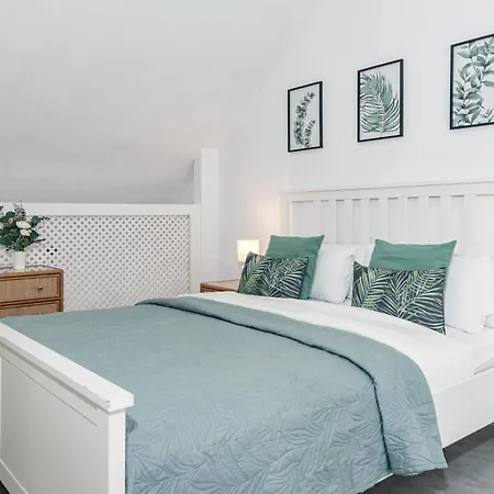 Sat25i Penthouse With Sea Views In Nueva Andalucia דירה מארבלה