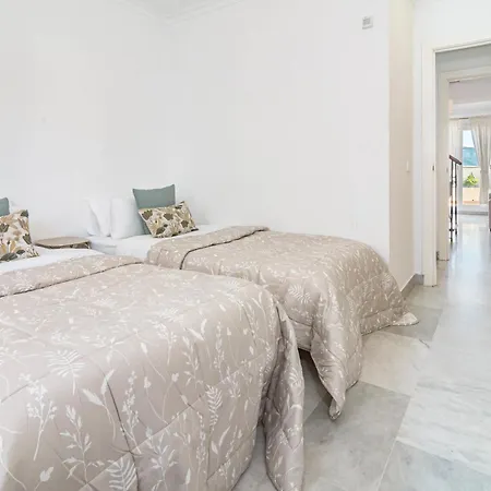 Sat25i Penthouse With Sea Views In Nueva Andalucia מארבלה
