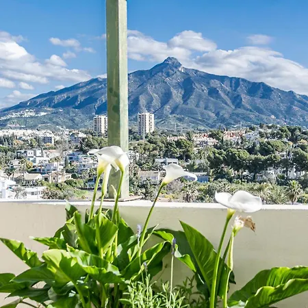 דירה Sat25i Penthouse With Sea Views In Nueva Andalucia