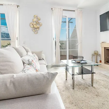 Sat25i Penthouse With Sea Views In Nueva Andalucia
